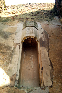 Niche for a statue in the east wall of the north aisle January 2011